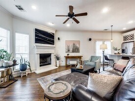1910 Hope St in Dallas, TX - Building Photo