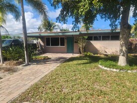 1261 NE 2nd St in Pompano Beach, FL - Building Photo