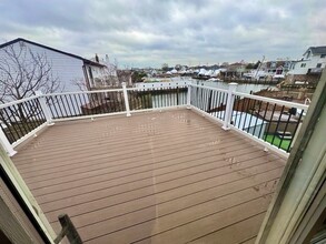 103 Shore Rd in Lindenhurst, NY - Building Photo - Building Photo