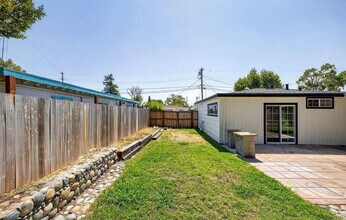 959 San Clemente Dr in Santa Rosa, CA - Building Photo - Building Photo