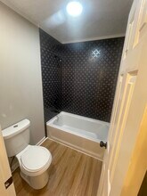 254 Loch Cir in Hampton, VA - Foto de edificio - Building Photo