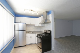 Willow Glen Apartments in San Diego, CA - Building Photo - Interior Photo