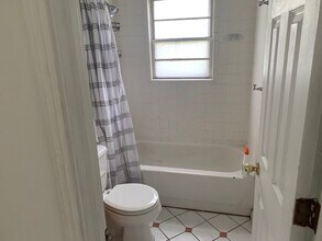 7635 High Dr in Prairie Village, KS - Building Photo - Building Photo