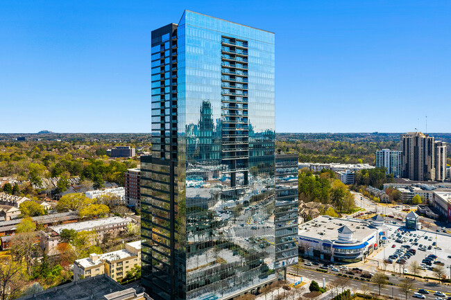 3630 Peachtree Rd in Atlanta, GA - Building Photo - Building Photo