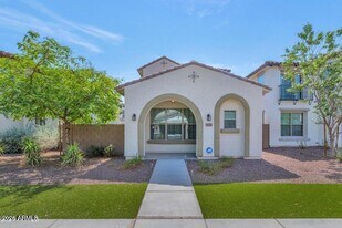 3356 W Hayduk Rd in Phoenix, AZ - Building Photo
