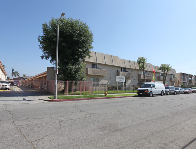 Pebble Creek in Panorama City, CA - Building Photo - Building Photo