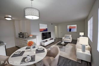 5921 Whitsett Ave in Los Angeles, CA - Building Photo - Building Photo