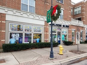 1621 Glenview Rd in Glenview, IL - Building Photo - Building Photo