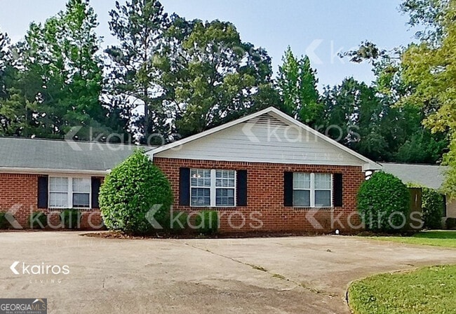 property at 200 Deer Pkwy