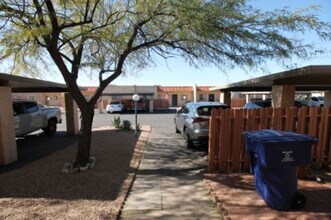 Highly Desirable East Side Townhome – 2 Bed, 2 Bath – Move-In Ready! in Tucson, AZ - Building Photo - Building Photo