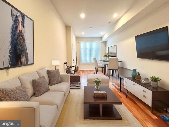 property at 1844 Vineyard St