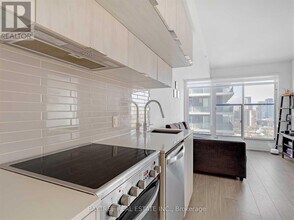 181 Dundas St E in Toronto, ON - Building Photo - Building Photo