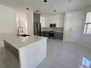 1570 Elm Grove Rd in Weston, FL - Building Photo - Building Photo