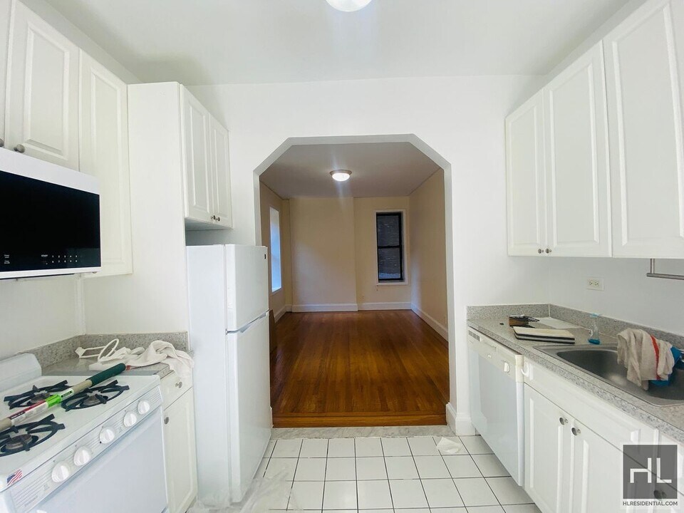 East 38th Street in New York, NY - Building Photo