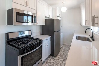2759 Redondo Blvd in Los Angeles, CA - Building Photo - Building Photo