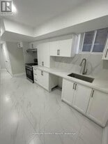 51 Sharpe Cres in New Tecumseth, ON - Building Photo
