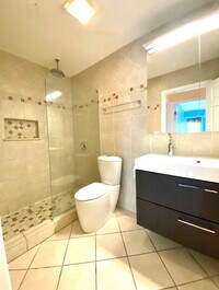 2212 Country Club Dr photo'