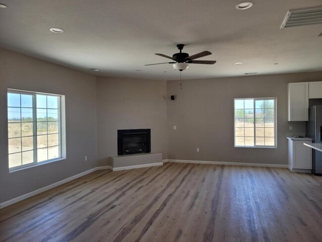 3459 50th St W in Rosamond, CA - Building Photo - Building Photo