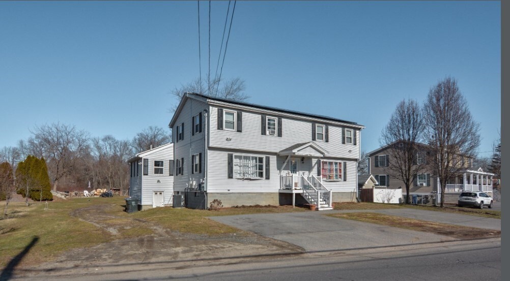 21 Hampson St in Dracut, MA - Building Photo
