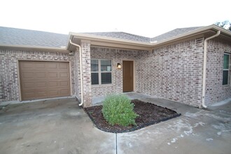 228 Stewart Bend Ct in Azle, TX - Building Photo - Building Photo