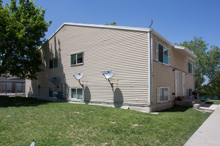 4772 Arlington Park Dr Apartments