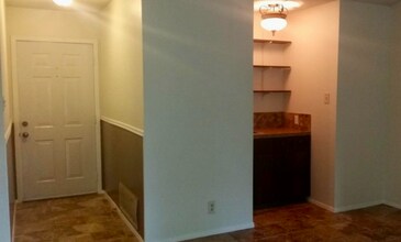 7202 Silvermine Dr in Austin, TX - Building Photo - Building Photo