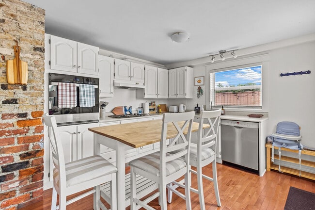 61 Signal Hill Rd, Unit SI FL3-ID1438844P in St John's, NL - Building Photo - Building Photo