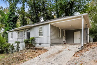 6103 Blackhawk Trail SE in Mableton, GA - Building Photo - Building Photo