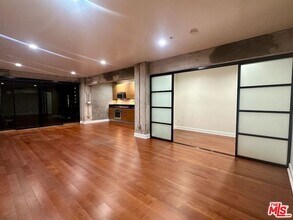 416 S Spring St in Los Angeles, CA - Building Photo - Building Photo