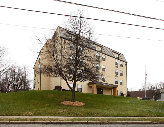 Buchanan Manor Apartments in Farrell, PA - Foto de edificio - Building Photo