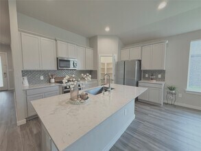 14273 Lake Lodge Dr in Conroe, TX - Building Photo - Building Photo