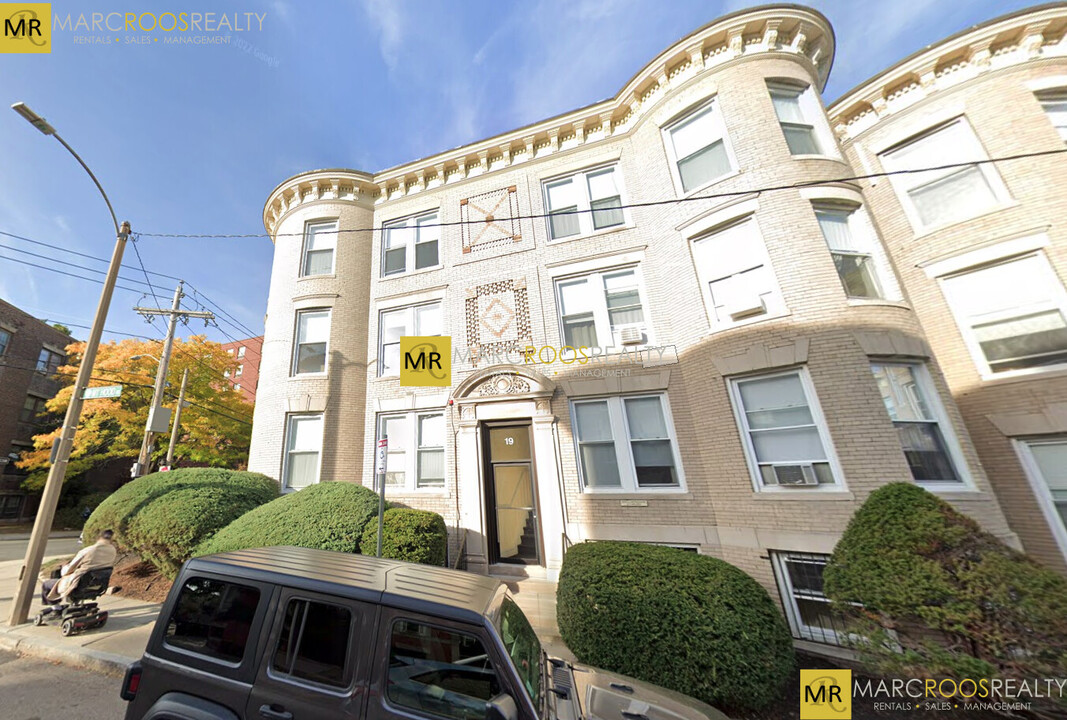 15 Mount Hood Rd, Unit 5 in Boston, MA - Building Photo