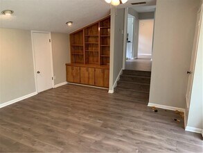 6604 Vallecito Dr in Austin, TX - Building Photo - Building Photo