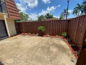 5239 Cedarbend Dr in Ft. Myers, FL - Building Photo - Building Photo