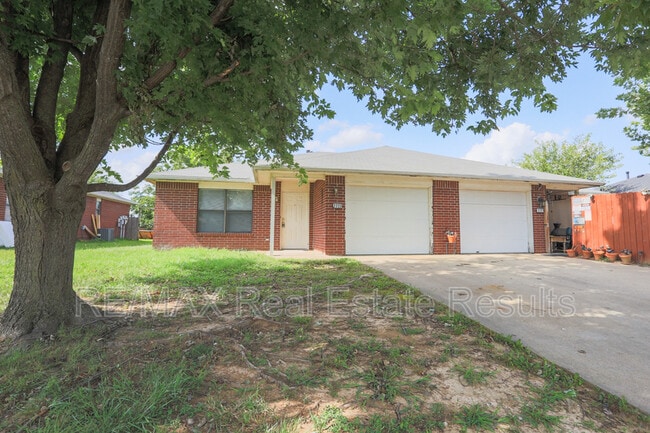 property at 2223 W Roselawn St