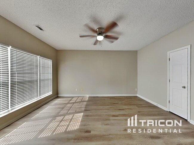 5090 Oakley Commons Blvd in Union City, GA - Building Photo - Building Photo