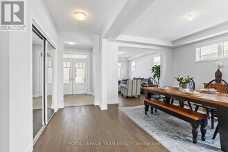 504 Arosa Wy in Ottawa, ON - Building Photo - Building Photo