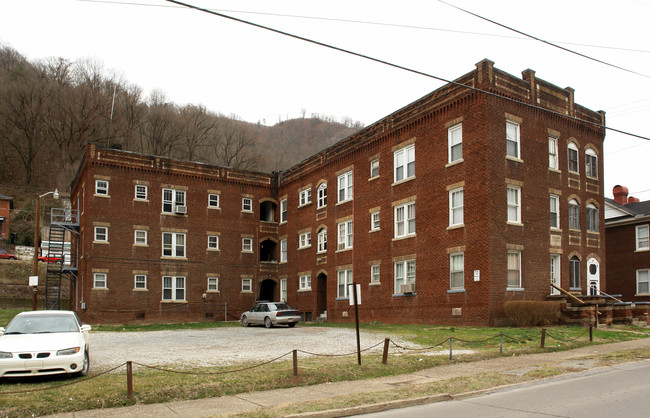 589 Stratton St in Logan, WV - Building Photo - Building Photo