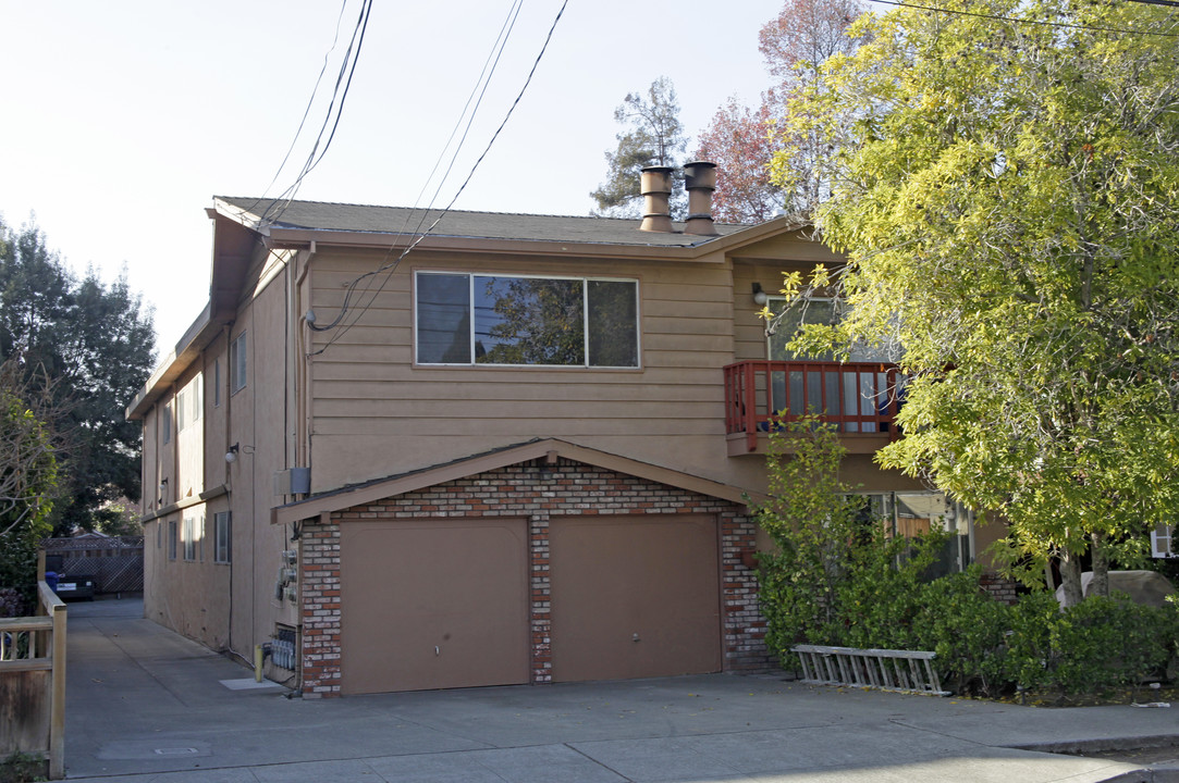 2046 San Antonio Ave in Alameda, CA - Foto de edificio