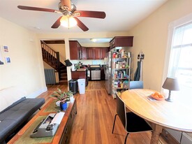 26 White St, Unit 2 in Cambridge, MA - Building Photo