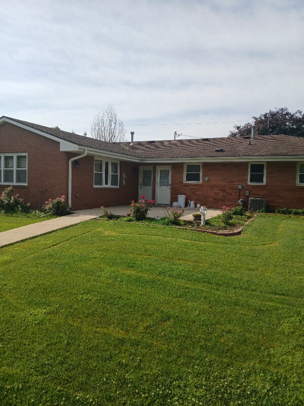 604 E Washington St in Durand, IL - Building Photo - Building Photo