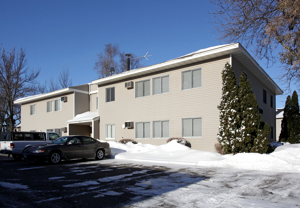 Evergreen Apartments in Lakeville, MN - Building Photo