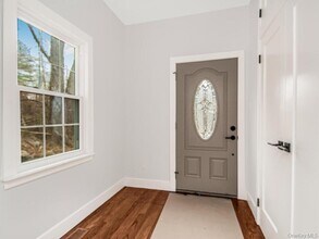 15 Lakeview Rd in North Salem, NY - Building Photo - Building Photo