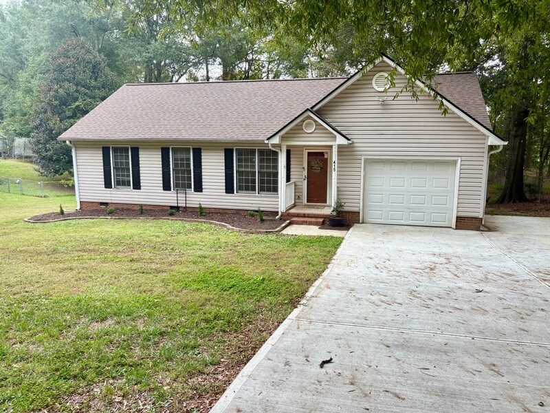 415 Mayfield Dr in Anderson, SC - Building Photo
