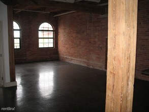 6533 E Jefferson Ave-Unit -Apt 333 in Detroit, MI - Building Photo - Building Photo