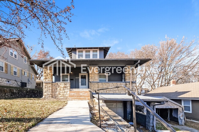 property at 1420 S 33 St