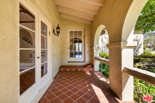470 S Rodeo Dr in Beverly Hills, CA - Foto de edificio - Building Photo