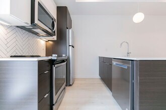 1234 Lecount St, Unit B in Philadelphia, PA - Building Photo - Building Photo