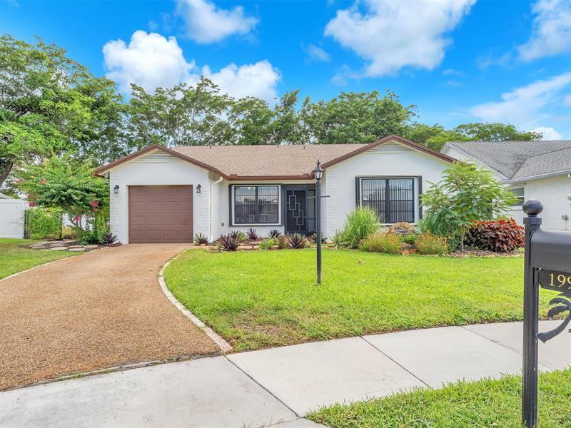 19920 Tivoli Ct in Boca Raton, FL - Building Photo