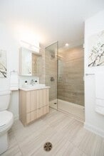 46 Flora in Ottawa, ON - Foto de edificio - Building Photo